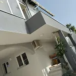 Sun Apartment Vir