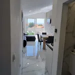 Sun Apartment Vir