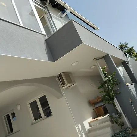 Sun Apartment Vir